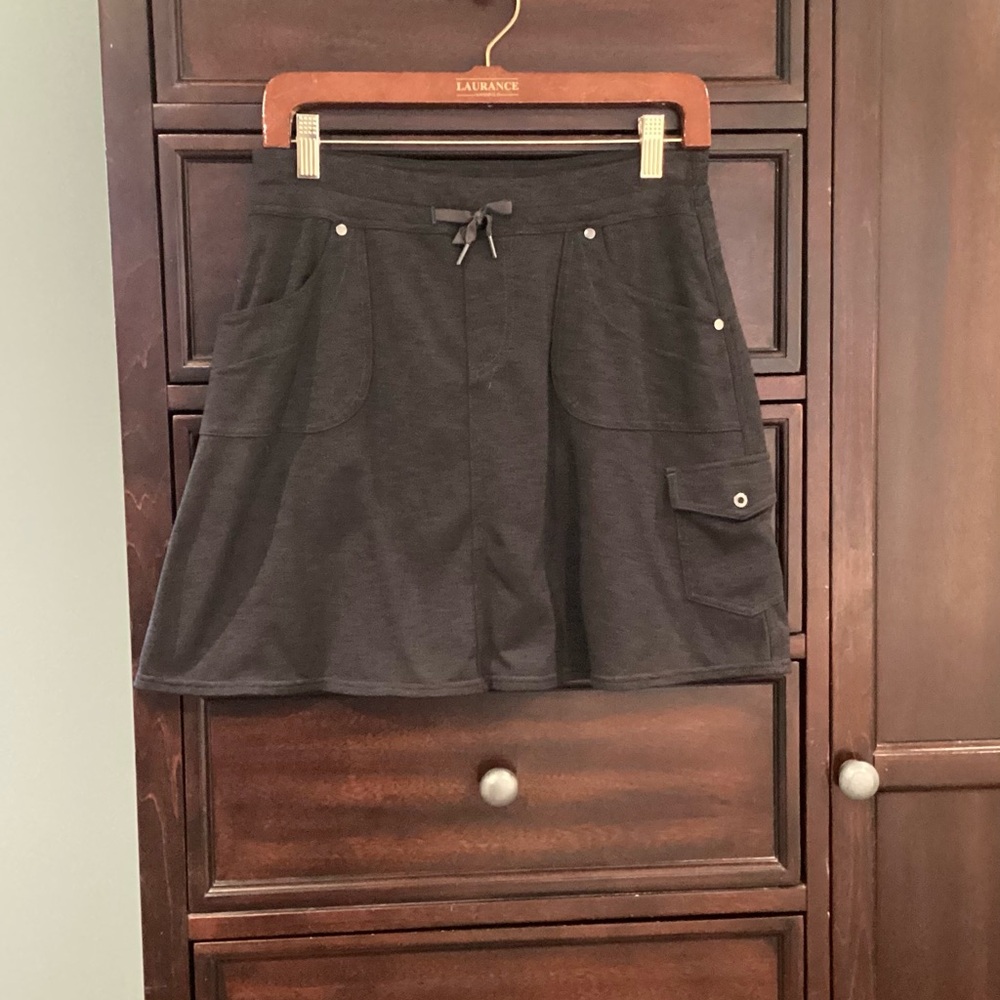 Kuhl Gray Athleasure Skort Cargo Style EUC